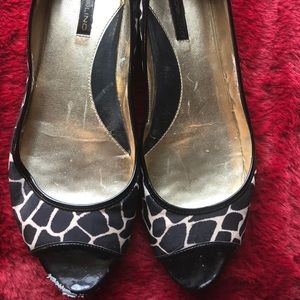 Bandolino giraffe print flat peep toe shoe